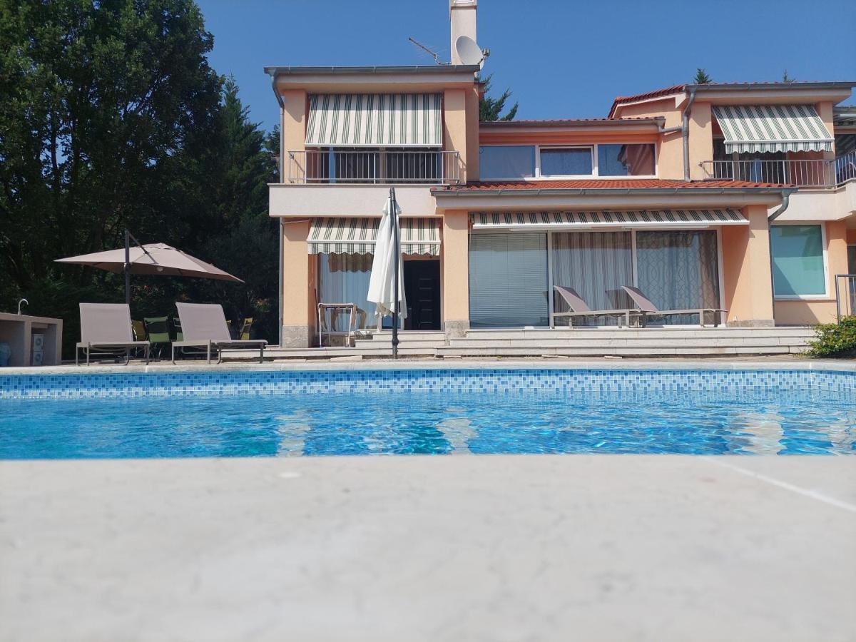 Apartments In Villa Azra Rijeka Exterior foto